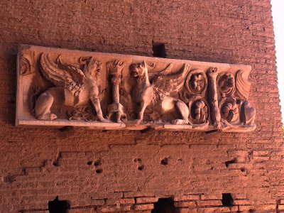 altes Relief